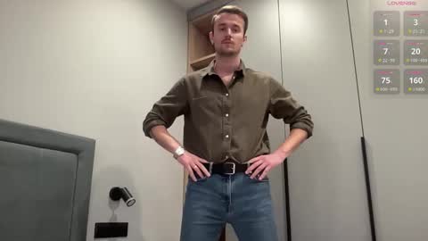 Snapshot of cute_skywalker chatting on 2, 10, 2025 cute_skywalker online show from 2, 10, 2025