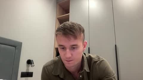 cute_skywalker online show from 26, 10, 2025