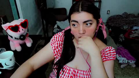 Snapshot of cuteambervi chatting on 14, 10, 2025 Princess Amber online show from 14, 10, 2025