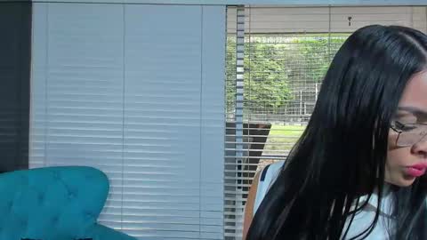 Snapshot of cuteanddesesperate chatting on 22, 2, 2025 WANNA SEE MORE OF TWINS online show from 22, 2, 2025