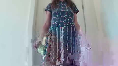 Snapshot of cuteangelx chatting on 21, 10, 2025 Anne-Marie online show from 21, 10, 2025