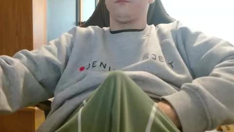 Cuteboy090 online show from 29, 4, 2026