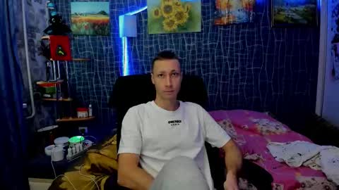 Snapshot of cuteboy228 chatting on 6, 1, 2026 cuteboy228 online show from 6, 1, 2026