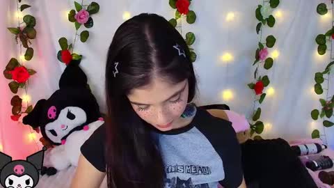 Snapshot of cutee_andrea chatting on 19, 11, 2025 Andrea 3 online show from 19, 11, 2025