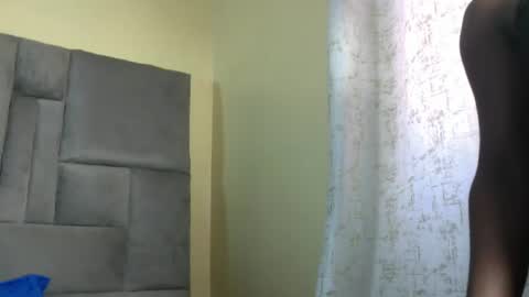 Snapshot of cuteebony16 chatting on 25, 6, 2026 tawi online show from 25, 6, 2026