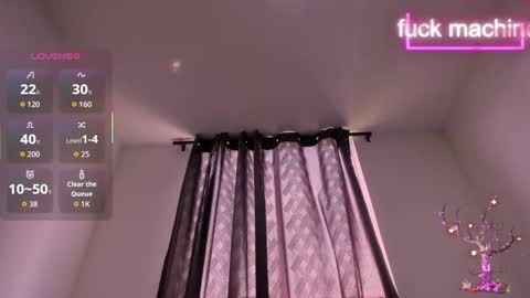 Snapshot of cuteebony1_ chatting on 6, 10, 2025 Kesha Rose online show from 6, 10, 2025
