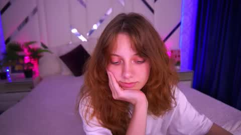 Snapshot of cuteefoxy chatting on 23, 10, 2025 Foxy online show from 23, 10, 2025