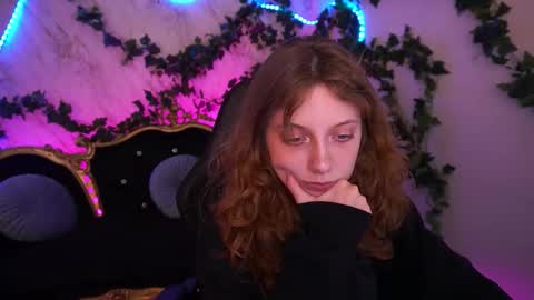 Snapshot of cuteefoxy chatting on 3, 11, 2025 Foxy online show from 3, 11, 2025