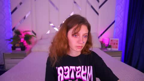 Snapshot of cuteefoxy chatting on 11, 11, 2025 Foxy online show from 11, 11, 2025