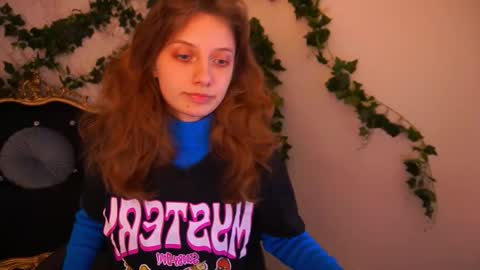 Snapshot of cuteefoxy chatting on 13, 11, 2025 Foxy online show from 13, 11, 2025