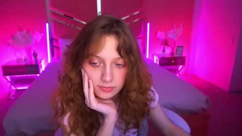 Snapshot of cuteefoxy chatting on 20, 11, 2025 Foxy online show from 20, 11, 2025