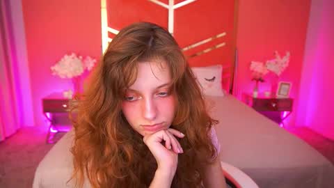 Snapshot of cuteefoxy chatting on 25, 11, 2025 Foxy online show from 25, 11, 2025