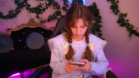 Snapshot of cuteefoxy chatting on 28, 11, 2025 Foxy online show from 28, 11, 2025