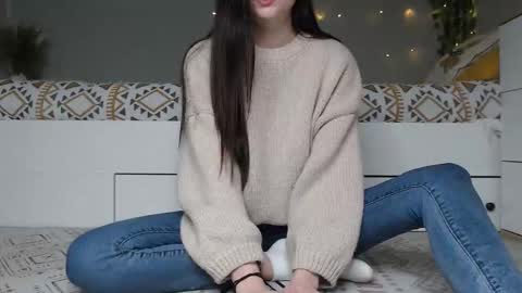 Snapshot of cuteemouse chatting on 12, 11, 2025 Anna online show from 12, 11, 2025