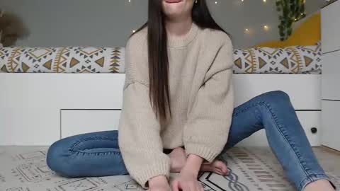 Snapshot of cuteemouse chatting on 19, 12, 2025 Anna online show from 19, 12, 2025