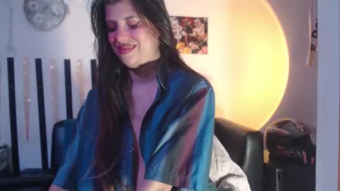 Snapshot of cutehaome chatting on 19, 10, 2025 haome online show from 19, 10, 2025