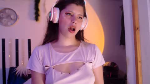 Snapshot of cutehaome chatting on 4, 11, 2025 haome online show from 4, 11, 2025