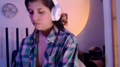 Snapshot of cutehaome chatting on 10, 11, 2025 haome online show from 10, 11, 2025