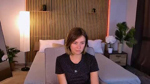 Snapshot of cutemirage chatting on 4, 6, 2026 cutemirage online show from 4, 6, 2026