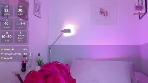 Snapshot of cutepetitee chatting on 18, 5, 2026 cutepetitee online show from 18, 5, 2026