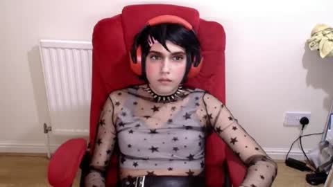 Snapshot of cutest_princess chatting on 4, 12, 2025 cutest_princess online show from 4, 12, 2025