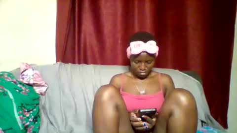 Snapshot of cutey_lunar chatting on 28, 1, 2025 cutey_lunar online show from 28, 1, 2025