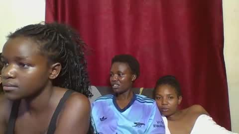 Snapshot of cutey_lunar chatting on 25, 2, 2025 cutey_lunar online show from 25, 2, 2025