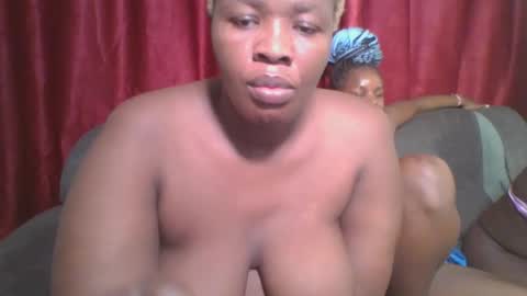 Snapshot of cutey_mellanin chatting on 28, 1, 2025 cutey_mellanin online show from 28, 1, 2025