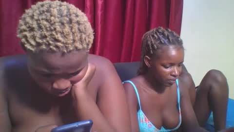 Snapshot of cutey_mellanin chatting on 4, 2, 2025 cutey_mellanin online show from 4, 2, 2025