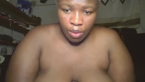Snapshot of cutey_mellanin chatting on 4, 10, 2025 cutey_mellanin online show from 4, 10, 2025