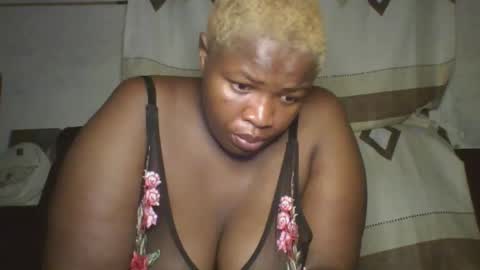 Snapshot of cutey_mellanin chatting on 17, 10, 2025 cutey_mellanin online show from 17, 10, 2025