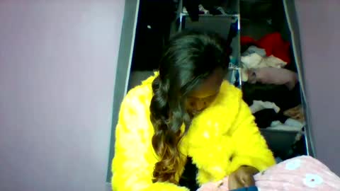 cutezola online show from 22, 10, 2025