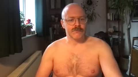 Snapshot of cutguyoncam chatting on 20, 12, 2025 cutguyoncam online show from 20, 12, 2025