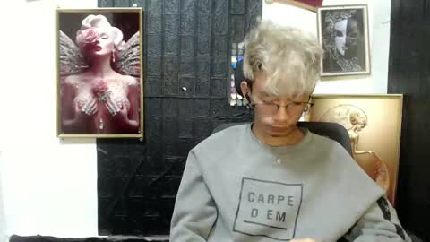 Snapshot of cutie_mico chatting on 4, 3, 2025 cutie_mico online show from 4, 3, 2025