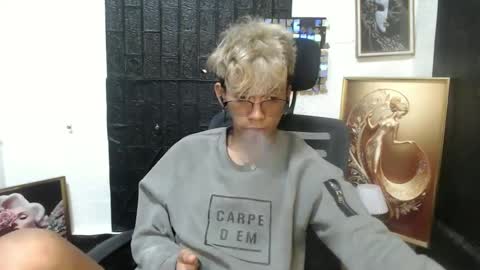Snapshot of cutie_mico chatting on 5, 3, 2025 cutie_mico online show from 5, 3, 2025