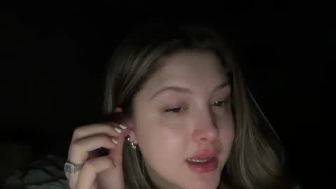 Cutieoggg420 online show from 25, 3, 2026