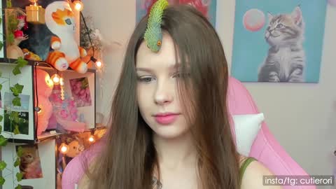 Rori  Instagram cutierori  online show from 29, 12, 2024