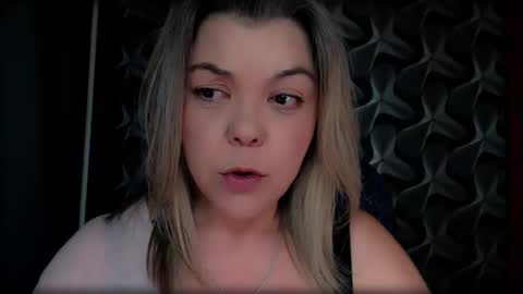 Snapshot of cyberdomme chatting on 19, 12, 2025 Full time mean bitch. online show from 19, 12, 2025