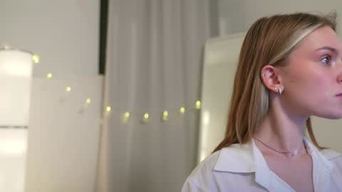 Snapshot of cyberheart_ chatting on 2, 12, 2024 EMILY online show from 2, 12, 2024