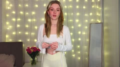 Snapshot of cyberheart_ chatting on 11, 12, 2024 EMILY online show from 11, 12, 2024