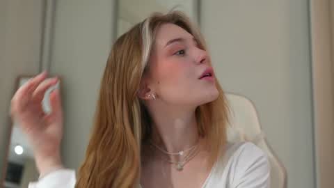 Snapshot of cyberheart_ chatting on 14, 1, 2025 EMILY online show from 14, 1, 2025