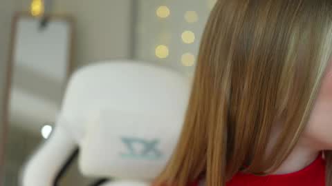 Snapshot of cyberheart_ chatting on 18, 1, 2025 EMILY online show from 18, 1, 2025