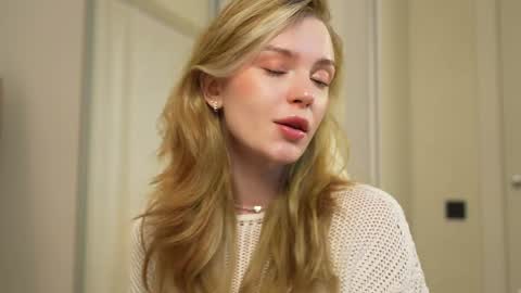 Snapshot of cyberheart_ chatting on 23, 1, 2025 EMILY online show from 23, 1, 2025