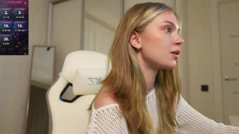 Snapshot of cyberheart_ chatting on 23, 1, 2025 EMILY online show from 23, 1, 2025