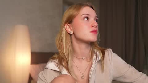 Snapshot of cyberheart_ chatting on 12, 10, 2025 EMILY online show from 12, 10, 2025