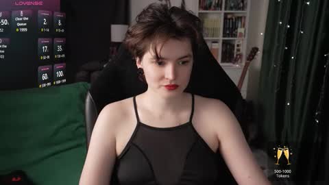 Snapshot of cybersamuraii chatting on 22, 10, 2025 Helen Blossom online show from 22, 10, 2025