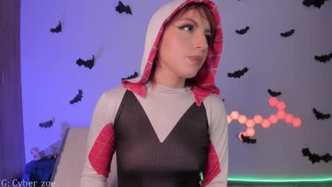 Snapshot of cyberzoe chatting on 6, 11, 2025 cyber zoe online show from 6, 11, 2025