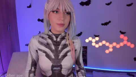 Snapshot of cyberzoe chatting on 14, 11, 2025 cyber zoe online show from 14, 11, 2025