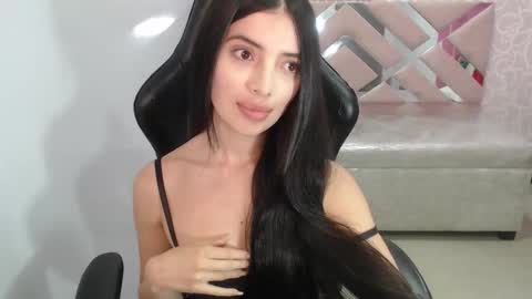Snapshot of cynthia_ch chatting on 14, 10, 2025 CINTIA ARAUJO online show from 14, 10, 2025