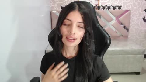 Snapshot of cynthia_ch chatting on 23, 10, 2025 CINTIA ARAUJO online show from 23, 10, 2025